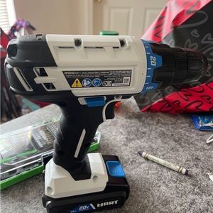 hart 20v drill with  battery and charger